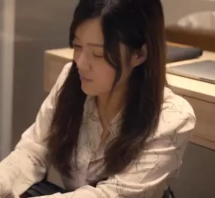 91 Chinese Madou Xu Yunshan brother and sister incest 2 slutty sister seduces brother who watches the movie