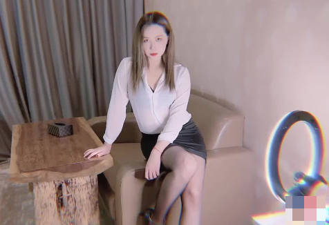 Sweet Heart Vlog. Male boss rewards female secretary with his penis - Sister Ah She