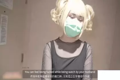 The latest super hot Hong Kong Internet celebrity beauty girl girlfriend Ma Suer husband cuckold hobby invites others to fuck his wife two shells shot into the depths slowly flow