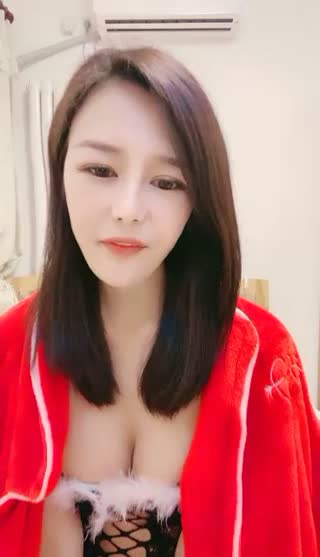 High-looking and good-looking body, push aside the sexy underwear, touch the 69 position, lick the pussy, lick the feet, ride and insert the pussy while rubbing the tits
