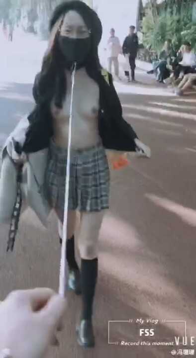 Twitter celebrity FSS Feng Shanshan outdoor exposure welfare 11 wearing anal plug tail amusement park