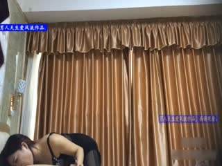 Men love romantic sauna club private room ordered a young beauty technician who had just arrived to dance erotically to tease the plump fat ass girl and make her feel pain. Mandarin dialogue 1080P original version