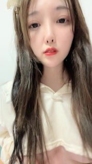 】Newcomer to the sea, the beautiful school girl masturbates and sprays water with a vibrator~