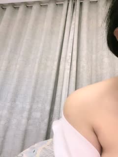 #南巷猫_Sexy beauty with big tits! Suck the fake dick on the table and ride it! Fiercely poke the pussy and make it ooze white juice, touch the pussy and spray water in the bathroom