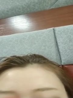 [Domestic selfie] White-collar part-time female anchor and her rich fan hook up in a luxury hotel suite