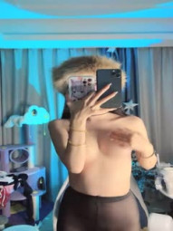 Black silk tall royal elder sister fan gourmet goddess, with a furry hat, like a Mongolian black silk, masturbating