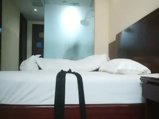 Pheasant Foot Therapy and Bath Club pick up hot chicks's good family female technician 3000 yuan about the beauty to the hotel room secretly pull out the set to shoot the family force