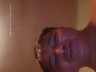 Poverty Alleviation Station Street Female Visiting Flower Fat Cousin Viagra Roadside Massage Shop found a female technician with a red face and a coquettish appearance to take a bath and blow a flute and snap a one-stop service.