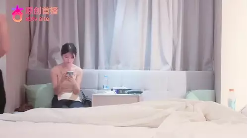 Visit Flower Bear Brother Hotel 3000 Yuan❤The 17-year-old rebellious Senior high school who dropped out of school and took part-time part-time peripheral female 172CM long legs with cartoon patterns on her body