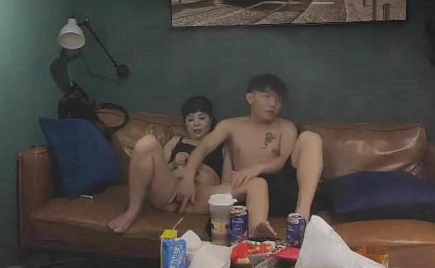 Specializing in playing with old aunts 07-27 Training the rent collector mature woman