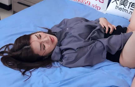 Tianmei Media TMP0027 uses a big cock to teach the female manager of the unit a lesson