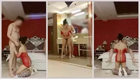 A beautiful wife with a very high appearance and her husband made an online appointment with a single man in a hotel, and the front...