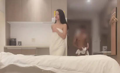 Caomei video original. 3000 to fuck the little anchor of Douyin