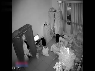 A beautiful and sexy goddess secretly meets her rich lover at home and plays with the maid's sexy uniform temptation~from the bed to the dressing table~the fuck is really hard~moaning and screaming~HD version!