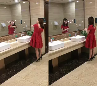 The best bridesmaid peeing in the bathroom, I didn't expect she was pretty, but her pussy was so black, it's true that beautiful people suffer