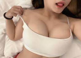 Rare sharing of original high-quality HD video series of the company president's daughter, white, rich and beautiful, a height that a loser can never reach in this life