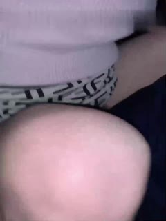 The secretary of the Standing Committee of Ningqiang County in Hanzhong cheated on a married woman and became a male mistress. His wife exposed and reported the incident and the video was forwarded crazily. It is suspected that the video of the two having sex in the car was leaked.