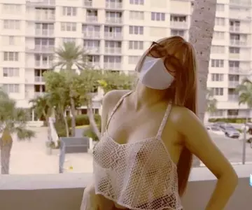 The best Chinese student with big breasts in Canada, Xiao Shuishui, exposed herself on the balcony, masturbating, spitting out juice, squirting, and shaking with extreme orgasm.