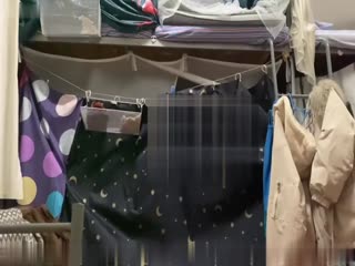 [Exclusive] A bold boyfriend pushed his nurse girlfriend onto the bed in the lower bunk of the female dormitory of the medical school and had sex with her. She kept trying to close the curtain but still got fucked!