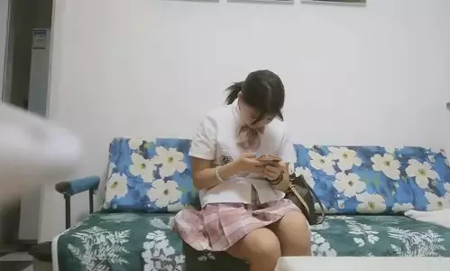 Make an appointment with a little loli in JK uniform, she has a chubby body and is very obedient and cooperative, showing her power and ravaging her crazily.