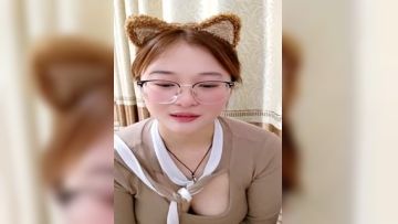 The best sweet girl with glasses! Newcomers are small-scale! Take out the white and tender breasts and knead them. The expression is very lewd, the beautiful buttocks twist and turn, and the slutty hole is spread open. Episode 05