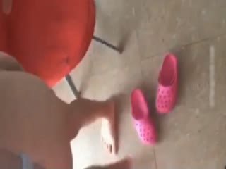 Chongqing 172cm long legs and big breasts, known as a slutty old lady, was fucked by a WeChat netizen and screamed non-stop. He took advantage of the beauty's climax to shoot her mouth, and she cried in anger. A rare and exquisite pink abalone!