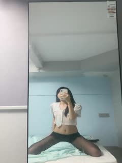 Live broadcast of slim and beautiful girl going to the sea 27.