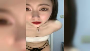 My sister is still horny when her period comes. She pees in the bathroom and spreads her pussy to show her friends the close-up of her bleeding pussy. The horny sister wears black stockings and rubs her breasts and plays with her pussy. It's really exciting. Episode 04