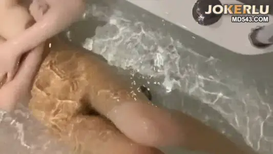 Press sister-in-law in front of the dressing mirror in the hot spring club and fuck her big white ass EDmosaic