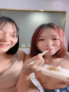 # Live Broadcast_Super Young and Beautiful Girl Bring New Friends to Sea! Petite figure, strong tits, naked and wearing black silk