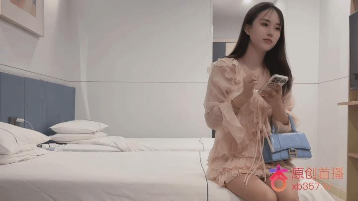 The best gentle and sweet student sister part-time peripheral into the fierce plug