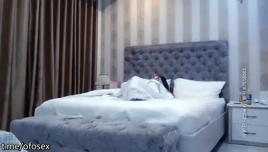 Full breasts and buttocks beauty