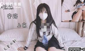 Chinese uniform sister shaking m boyfriend riding face playing with big carving and being rubbed by JK skirt