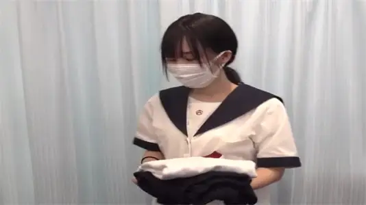 Sick peeping in the clinic! White coat doctors secretly peep at female patients changing clothes