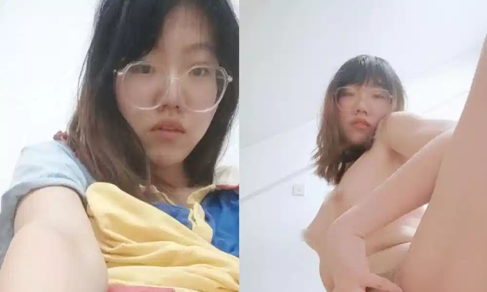 The 19-year-old glasses student's younger sister is a lovely girl who is adorable. Her appearance is pure and naked. Her desire is completely released. Break up the pink and force her to masturbate.