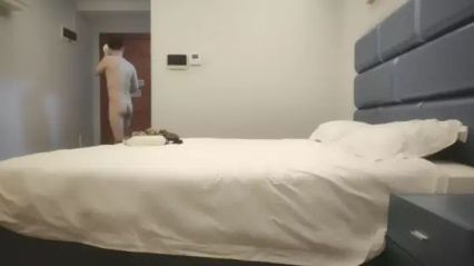 Pony find flower bag hip skirt meat doodle, put on the open black silk taste, holding the big ass hard impact, the lens standing pumping plug shaking tits